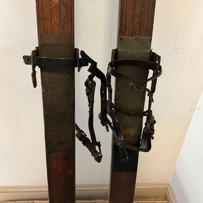 US1825 Antique Wooden Northland Skis USA