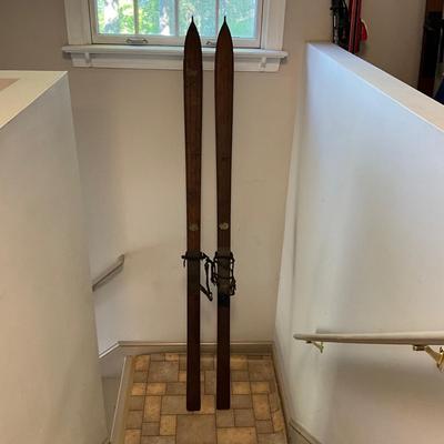 US1825 Antique Wooden Northland Skis USA