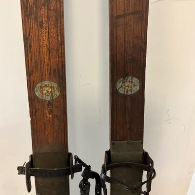 US1825 Antique Wooden Northland Skis USA