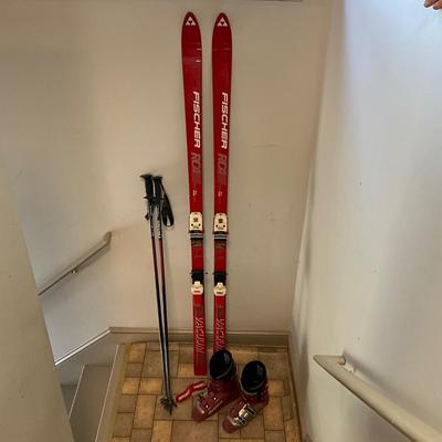 US1827 Set of FISCHER Racing RC4 Vacuum Skis with Poles and Boots