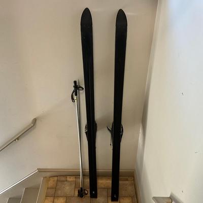 US1831 Vintage 1960's HART Snow Skis with Poles and Boots