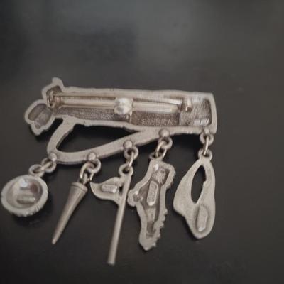 Dangling Charm Golf Bag Pin