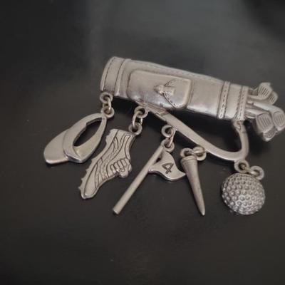 Dangling Charm Golf Bag Pin