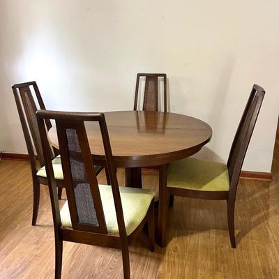 Dining Table with 6 Chairs *Read Details