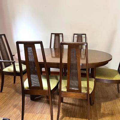 Dining Table with 6 Chairs *Read Details