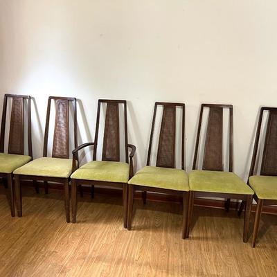 Dining Table with 6 Chairs *Read Details