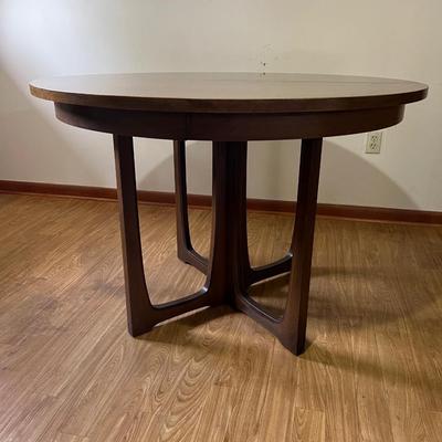 Dining Table with 6 Chairs *Read Details