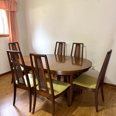 Dining Table with 6 Chairs *Read Details