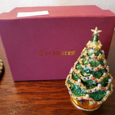 Treasures trinket box