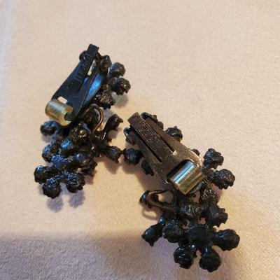 Hobe` Vintage costume earrings