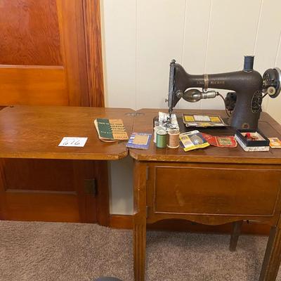 Singer Sewing Type 66 in Cabinet
