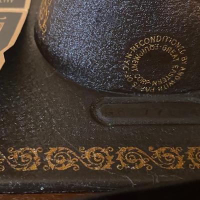 Singer Sewing Type 66 in Cabinet
