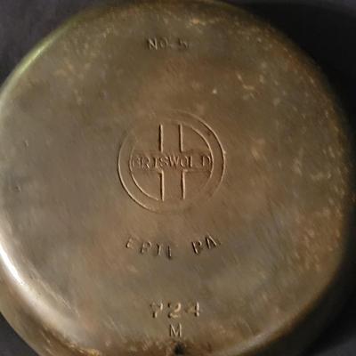 Griswold Cast Iron Skillets (DR-DW)
