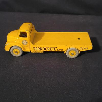 Dinky 533 Cement Wagon and Tri-Ang Minic Steam Roller (DR-DW)