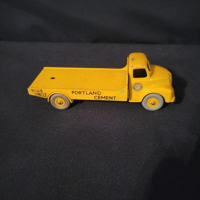 Dinky 533 Cement Wagon and Tri-Ang Minic Steam Roller (DR-DW)