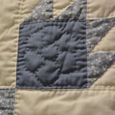 Hand-Stitched and Quilted Maple Leaf Variation Quilt 115x87