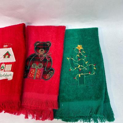 Set of Four Red and Green Christmas Holiday Themed Hand Fingertip Towels