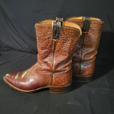 Three Pairs of Men's Cowboy Boots 9 1/2D, from Ryon's & More (DR-DW)