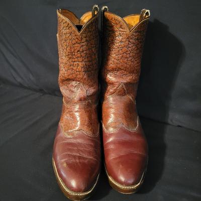 Three Pairs of Men's Cowboy Boots 9 1/2D, from Ryon's & More (DR-DW)