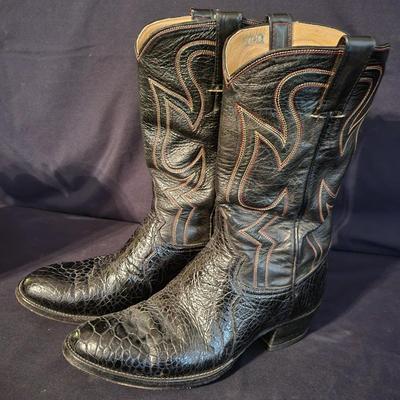 Three Pairs of Men's Cowboy Boots 9 1/2D, from Ryon's & More (DR-DW)