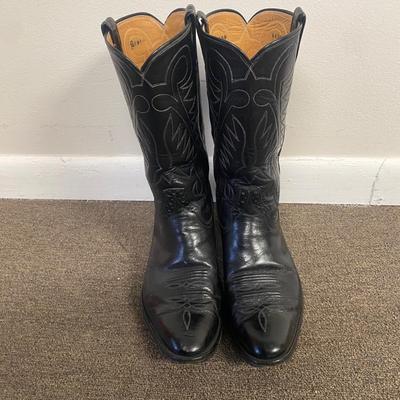 Three Pairs of Men's Cowboy Boots 9 1/2D, from Ryon's & More (DR-DW)