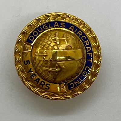 Douglas Aircraft Company 5 yr service Pin 10K 1/10 Gold filled screw on back