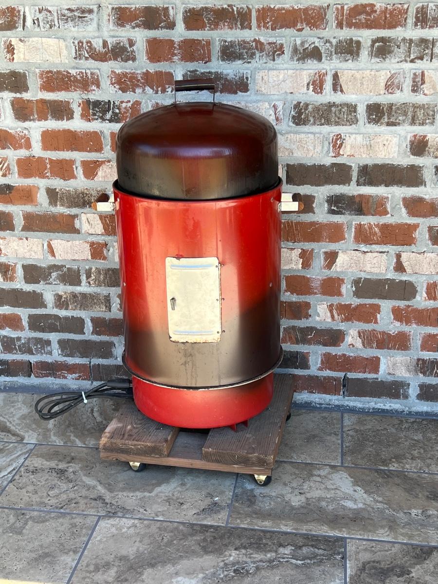 BRINKMANN Gourmet Electric Outdoor Smoker / Grill