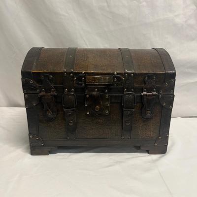 Faux Leather Covered Trunk/Chest (B2-MG)
