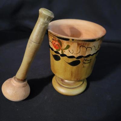 Decorative Pitchers and a Mortar & Pestle (DR-DW)