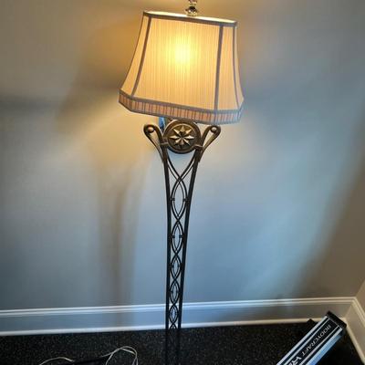 Wall Hanging Metal Sconce Style Lamp (B2-RG)