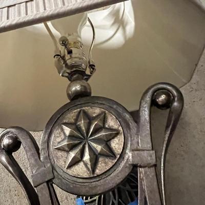 Wall Hanging Metal Sconce Style Lamp (B2-RG)
