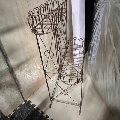 Two Tiered Iron Metal Plant Stand (B2-RG)