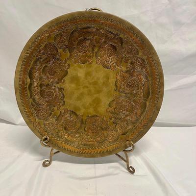 Large Metallic Plate with Stand (B2-MG)