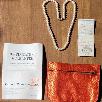 Victor's Pearl Necklace with Original Bag, Certificate of Guarantee and Recipt