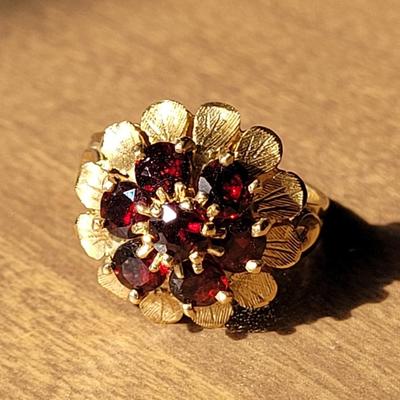 14k Gold and Garnet Flower Ring