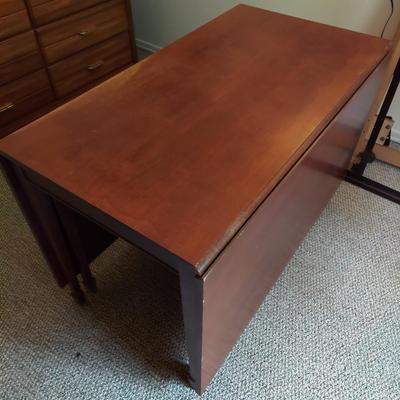 Drop Leaf Dining Table (B2-BBL)