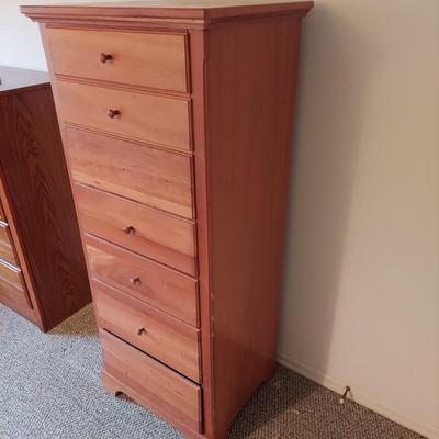 Tall Dresser w/ Seven Dove Tailed Drawers (B3-BBL)
