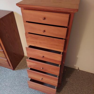 Tall Dresser w/ Seven Dove Tailed Drawers (B3-BBL)