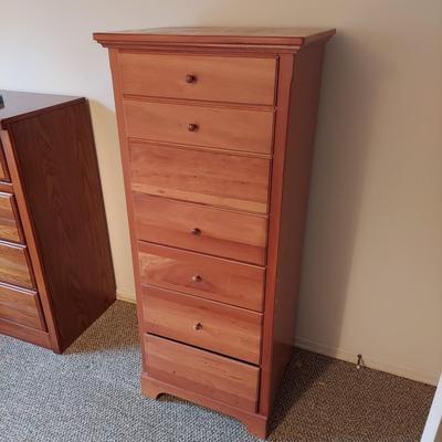 Tall Dresser w/ Seven Dove Tailed Drawers (B3-BBL)