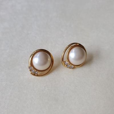10K Mabe Pearl earrings