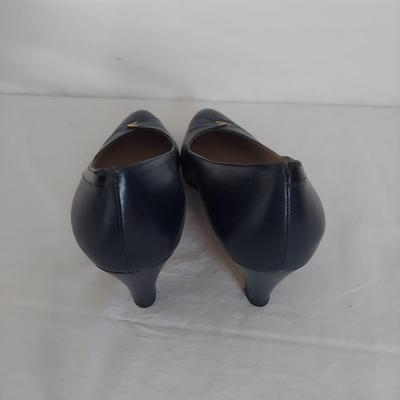Ferragamo Leather Heels and Purse (B1-BBL)