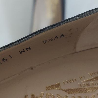 Ferragamo Leather Heels and Purse (B1-BBL)