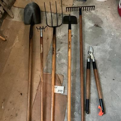 G1849 Lot of Garden Tools
