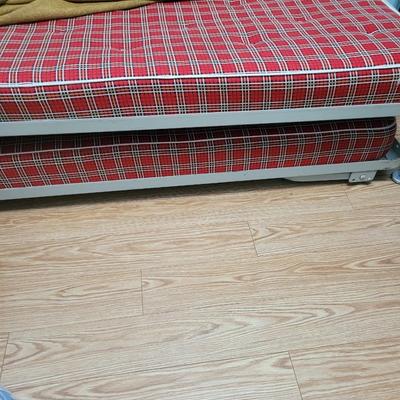 Mid Century Modern Day Bed W/Trundle