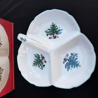 NIKKO HAPPY HOLIDAYS 3 SECTION TRAY & TWO 4' COVERED BON BON DISHES
