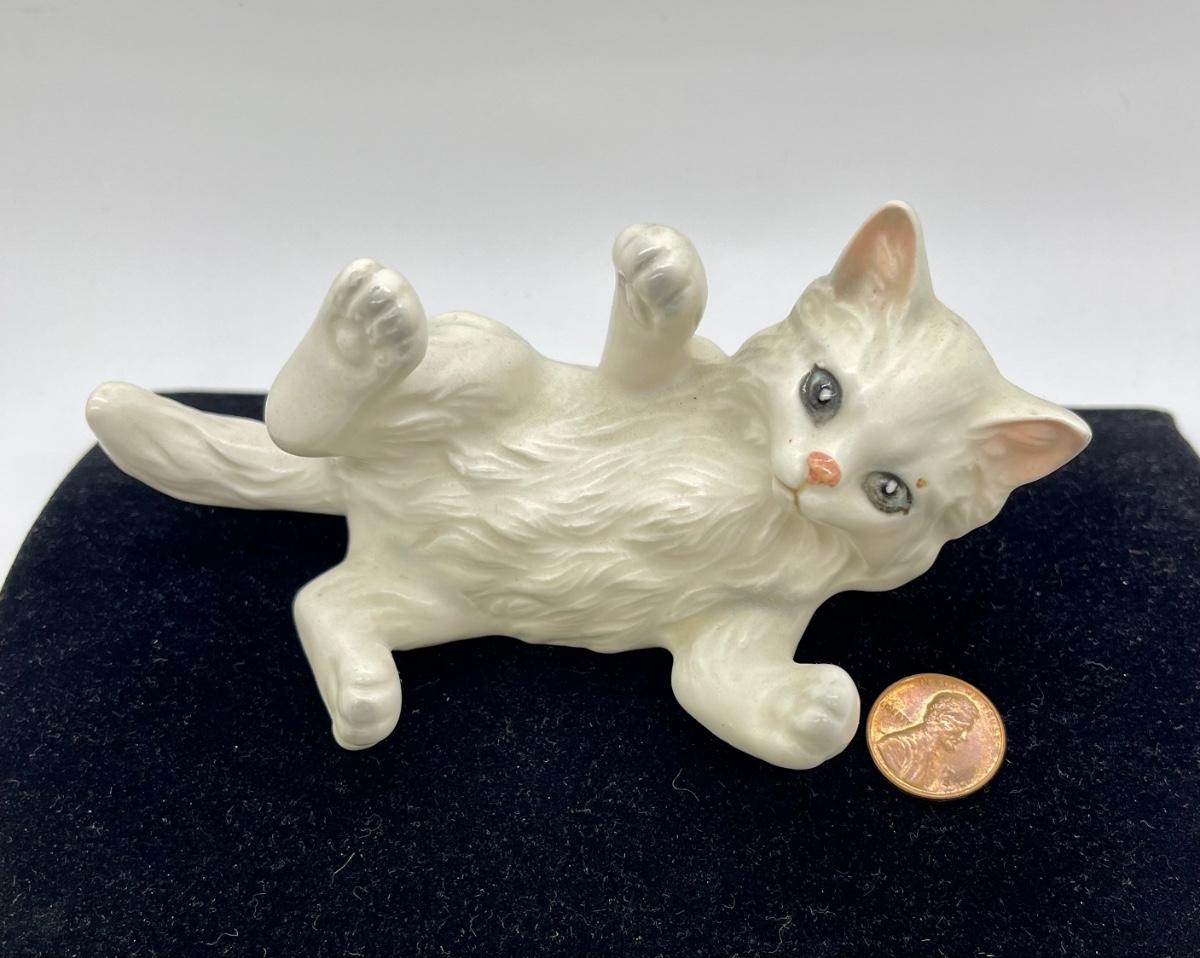 Porcelain Ceramic Playful White Persian Cat Kitten Figurine