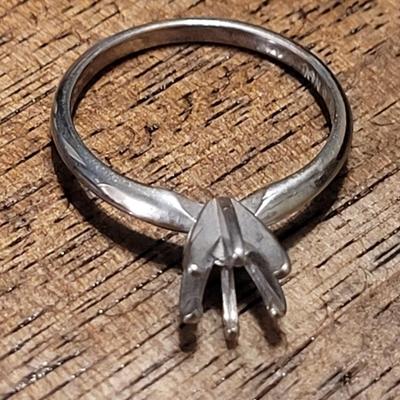 10k White Gold Ring