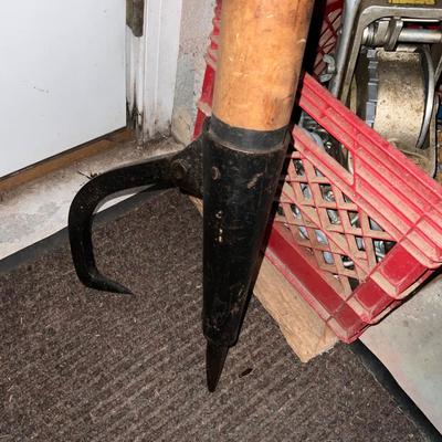 G1896 Come along Wench with Log Grabber