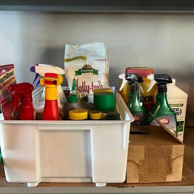 G1901 Lot of Garden Chemicals