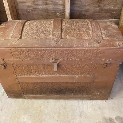 Vintage Camelback Trunk